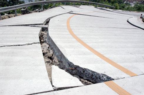 破损的路面